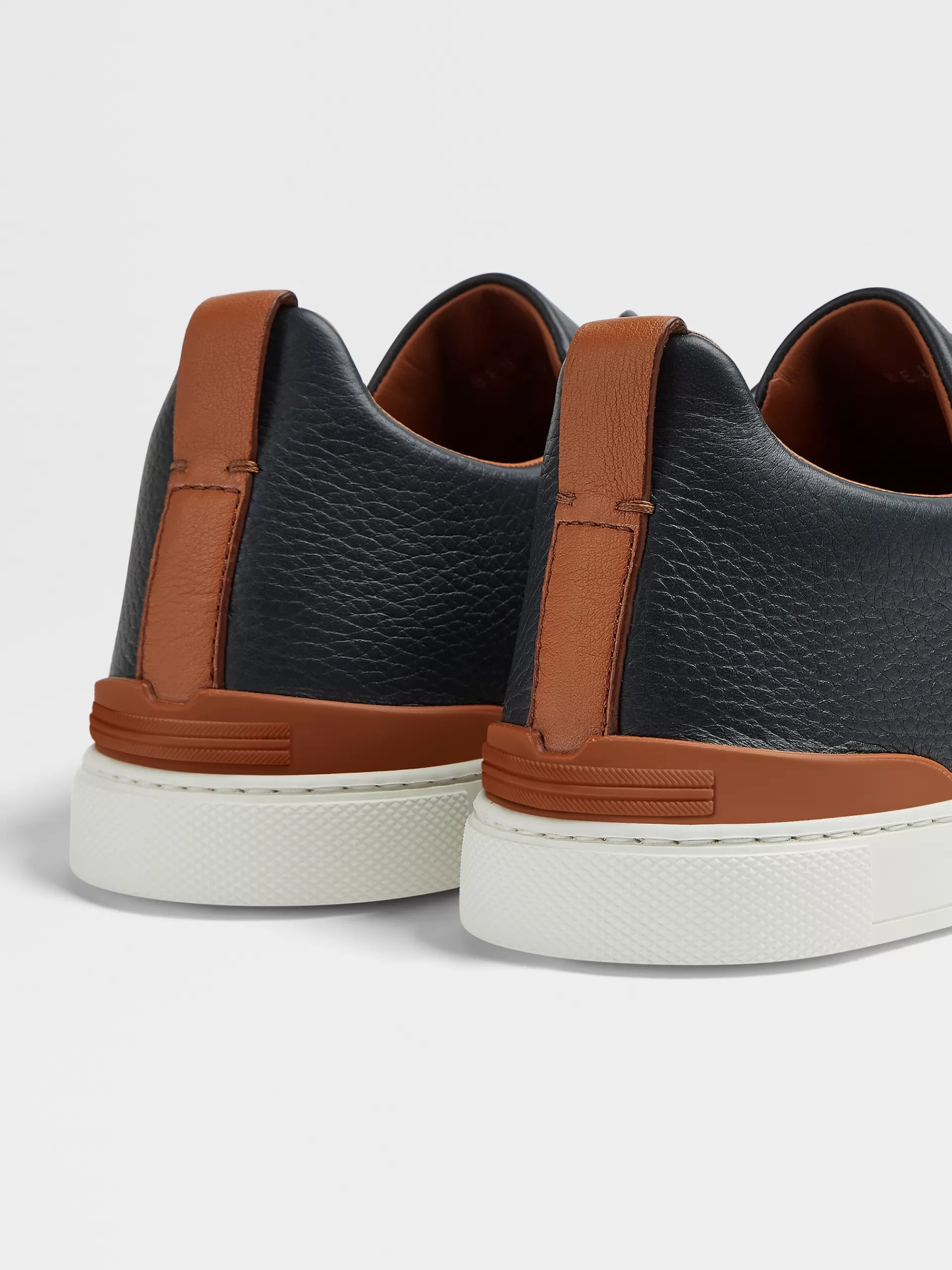 Shop ZEGNA Baskets Basses Triple Stitch™ En Cuir De Cerf Bleu Marine