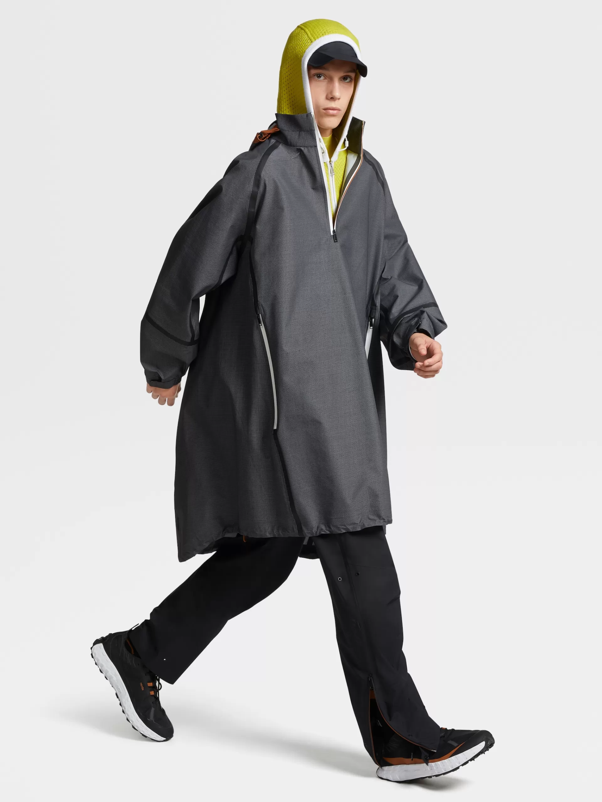 Shop ZEGNA Cape Triple Epaisseur Indechirable A Capuche En Laine Et Dyneema® Noir Et Blanc Noir/Blanc